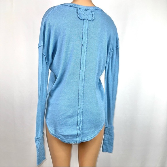 Free People Women’s Sz S Blue Long Sleeve Oversized Soft Knit Shirt We The Free - Picture 3 of 14